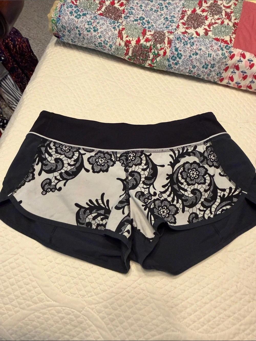 lululemon athletica lightweight athletic